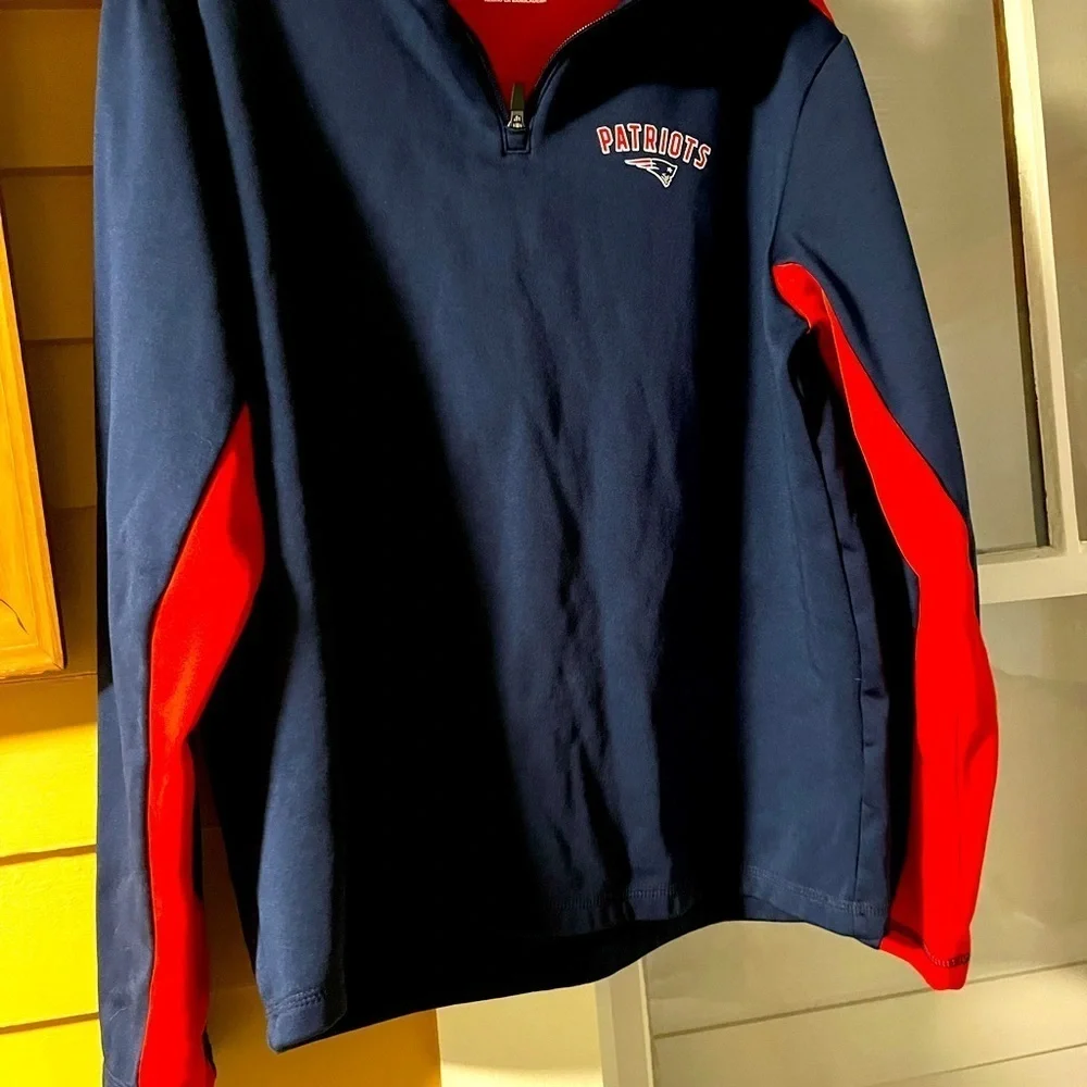 Patriots Men’s Pullover Size Large